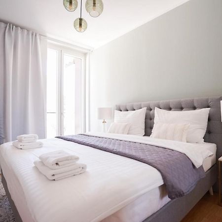 Exclusive 2-Bedroom Condo With Pool & Balcony Viena Exterior foto