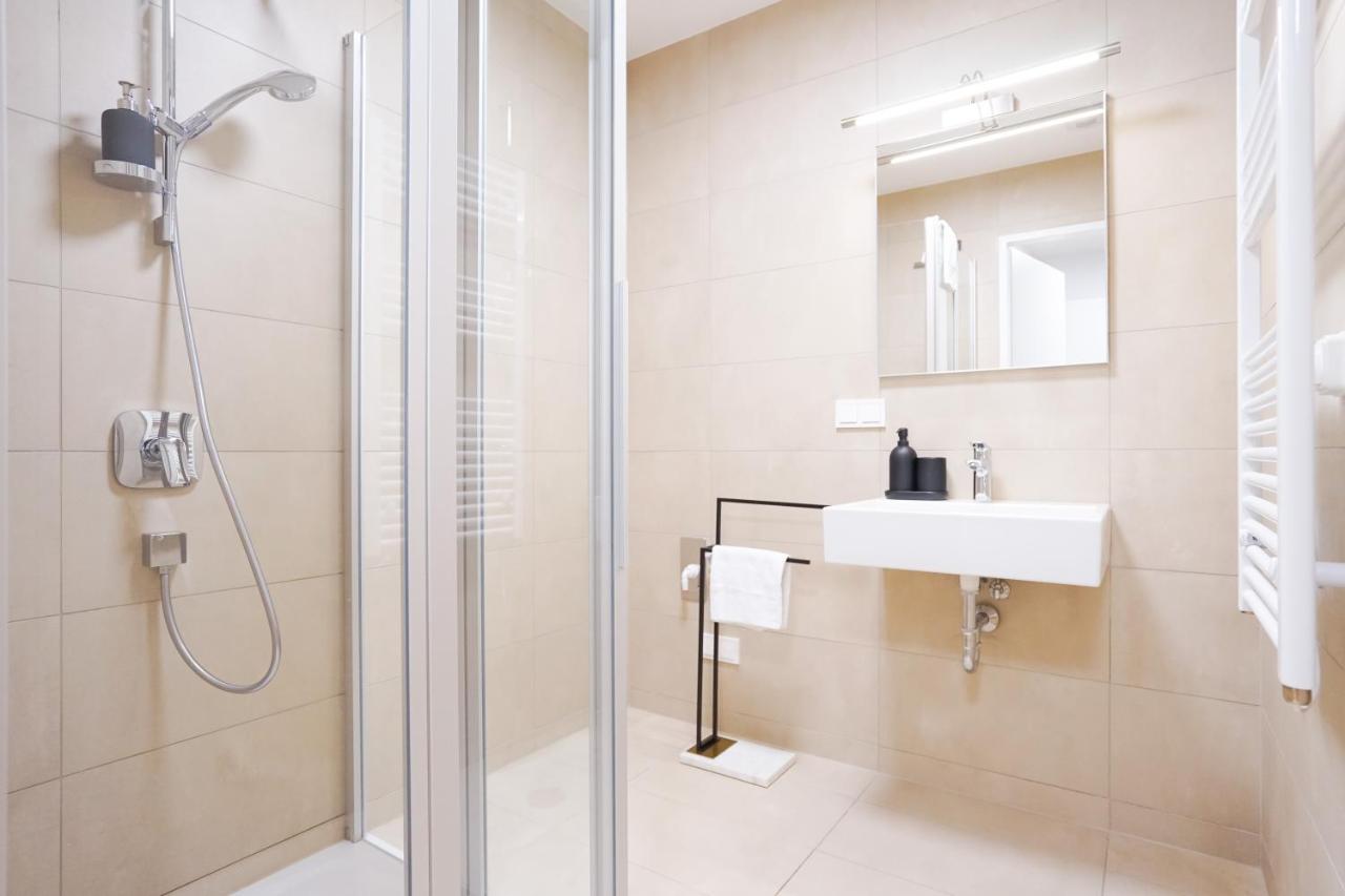 Exclusive 2-Bedroom Condo With Pool & Balcony Viena Exterior foto