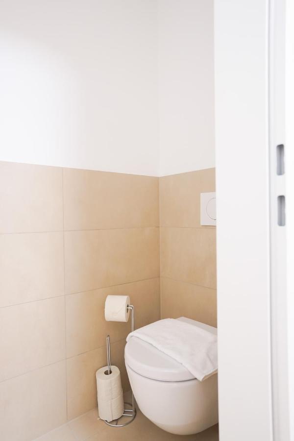 Exclusive 2-Bedroom Condo With Pool & Balcony Viena Exterior foto