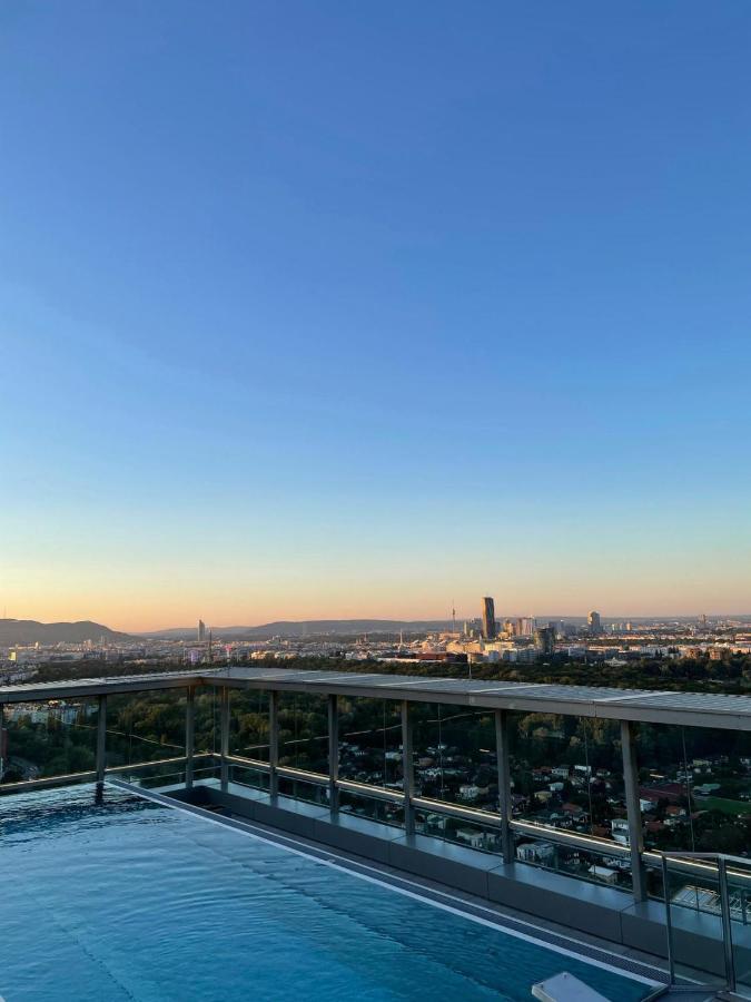 Exclusive 2-Bedroom Condo With Pool & Balcony Viena Exterior foto